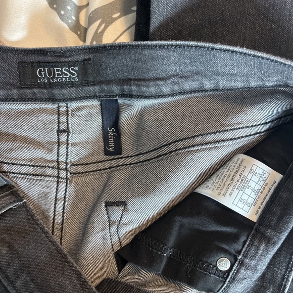Guess jeans washed out black men’s denim - Picture 3 of 4
